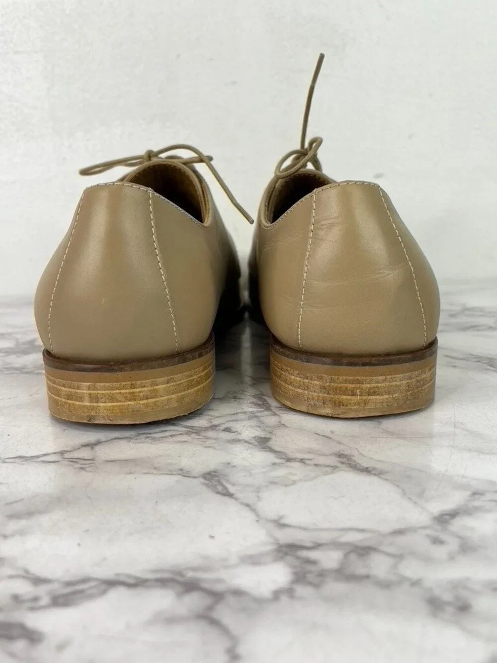 Everlane Women's The Modern Oxford Beige Sz 9